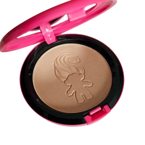 Mac Cosmetics Trolls Beauty Powder Glow Rida Highlighter NIB - Picture 6 of 8